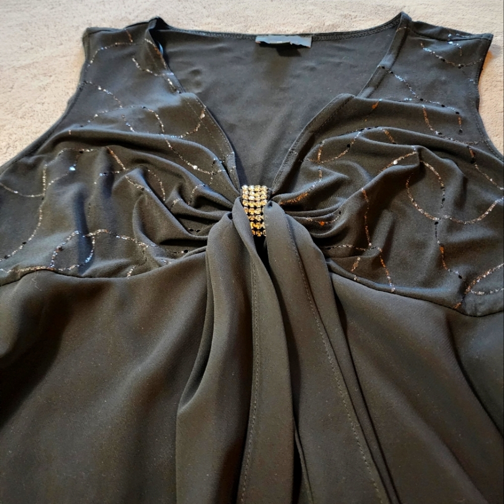 Dress Barn Sleeveless Blouse - Picture 4 of 9